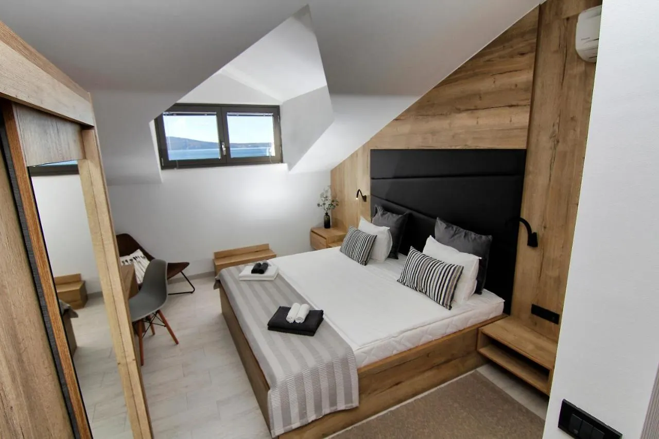Azur Bed & Breakfast Novi Vinodolski Croatia